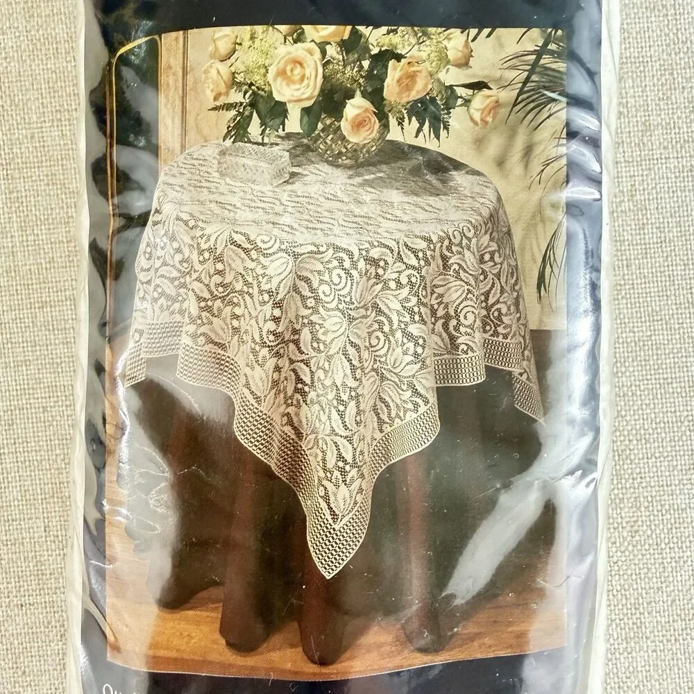 Vintage Santa Fe Lisa Jacquard Lace 40” Table Topper White Cottagecore NOS